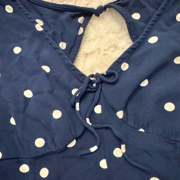 American Eagle Navy Polka Dot Romper Women’s Small | Flowy Sleeves & Shorts chic - Picture 4 of 4